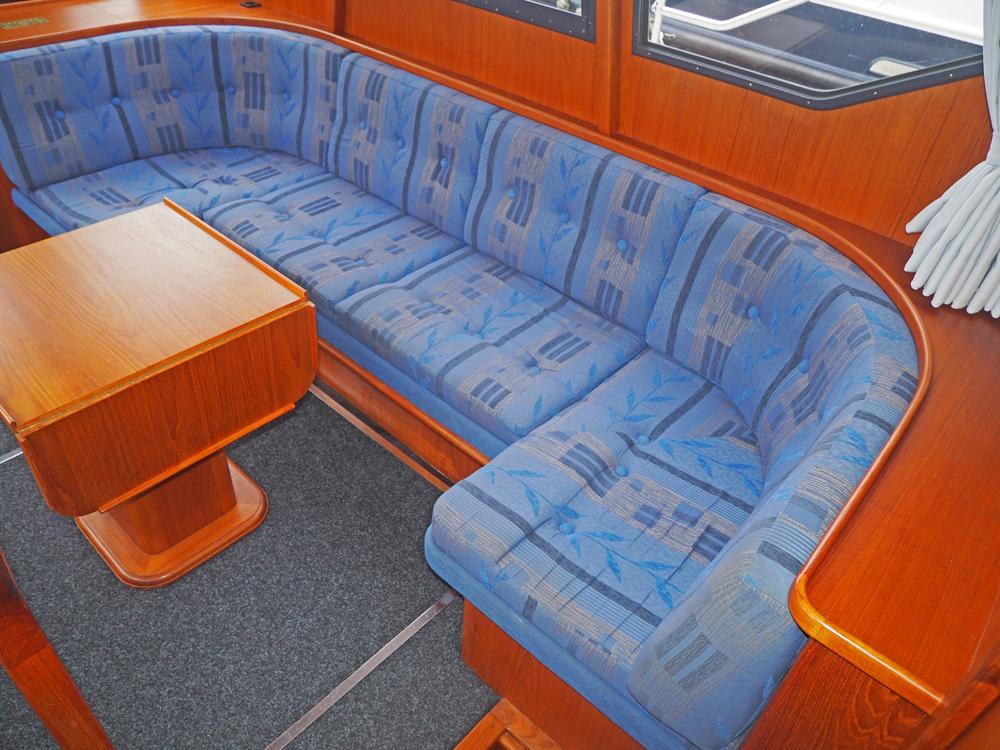 Saloon, Accommodation